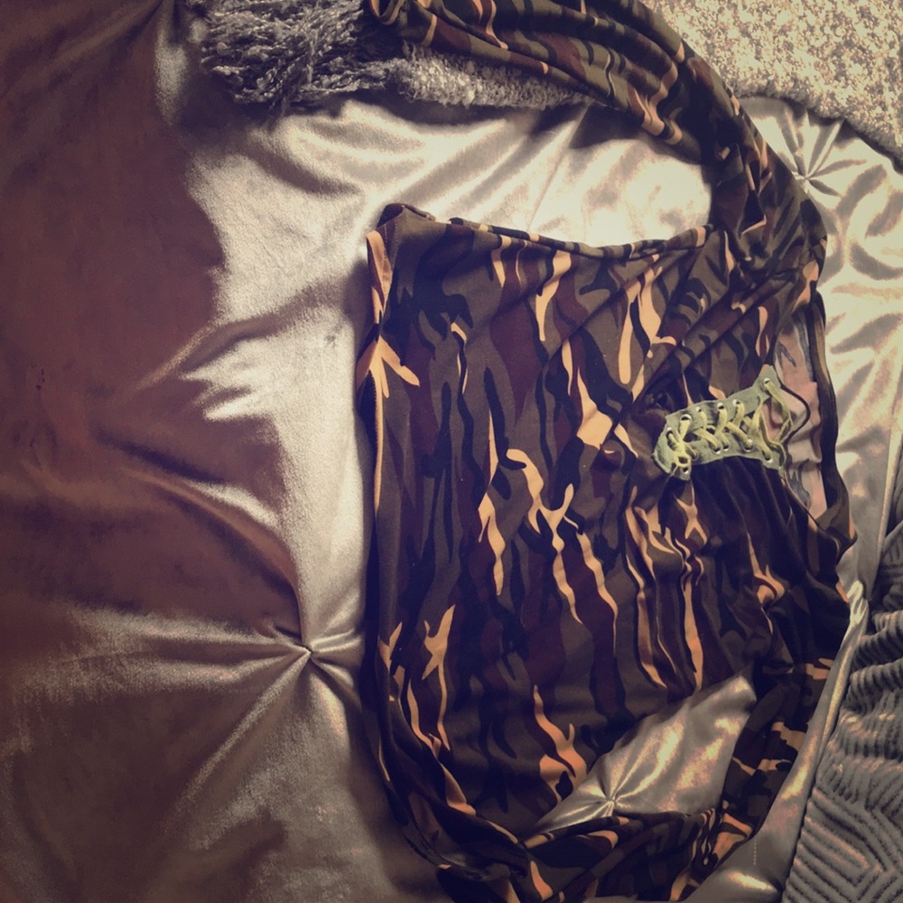 Medium Sexy camo top 🖤